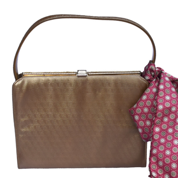 Mar-Shel Vintage Gold 1960's era handbag - Picture 2 of 8